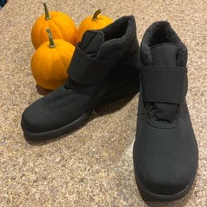Toe Warmers Active Black Insulated Winter Boot Made in Canada 7 M
